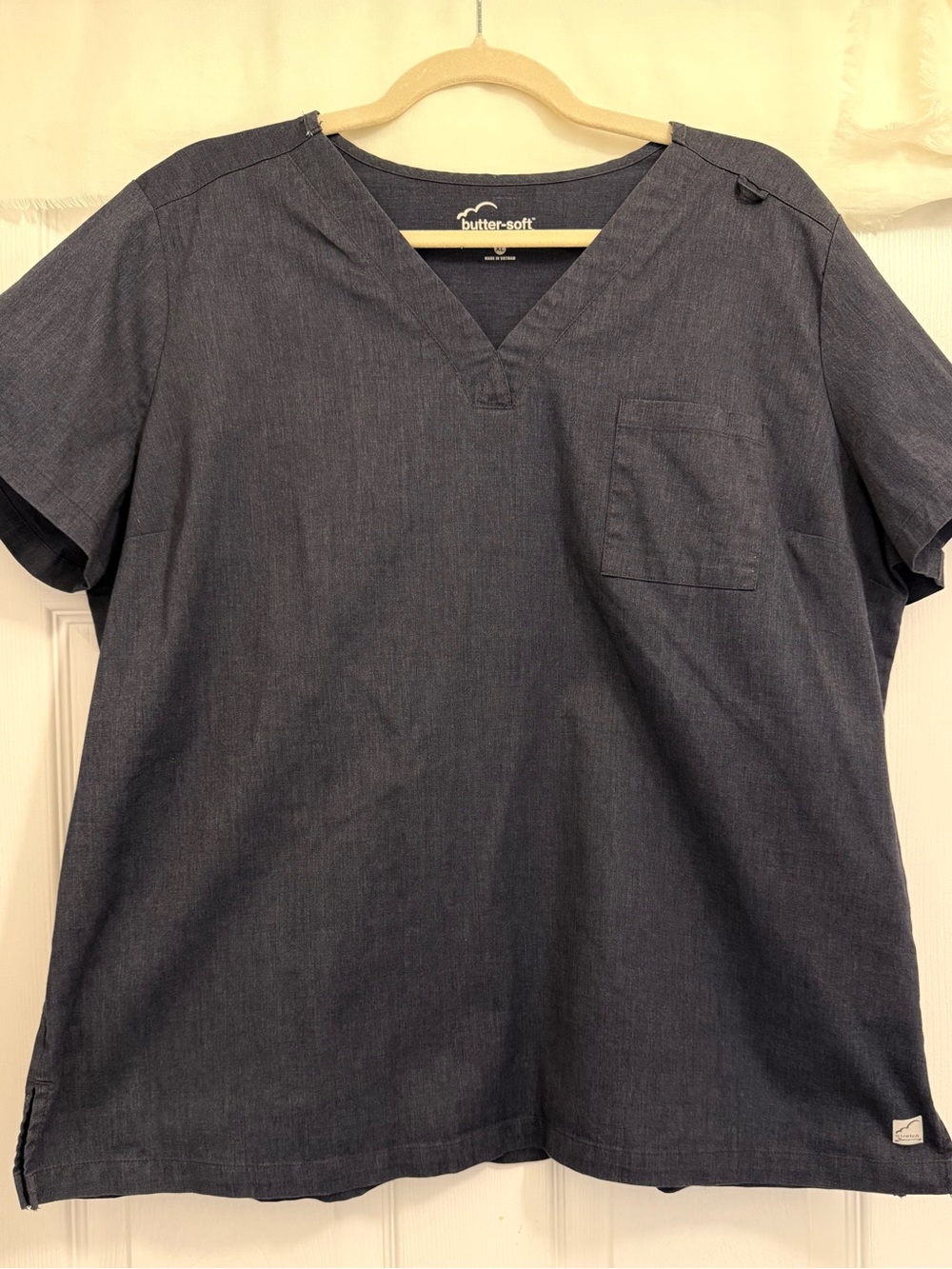 buttersoft Women’s Heather Blue V-Neck Short Sleeve Scrub Top-Size XL